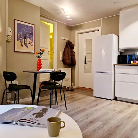 Torgalmenningen Town Square, Yet Quiet, Elevator In Building * Берген