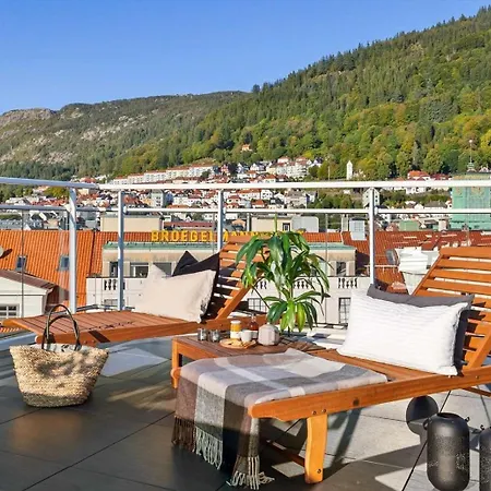 Torgalmenningen Town Square, Yet Quiet, Elevator In Building Берген